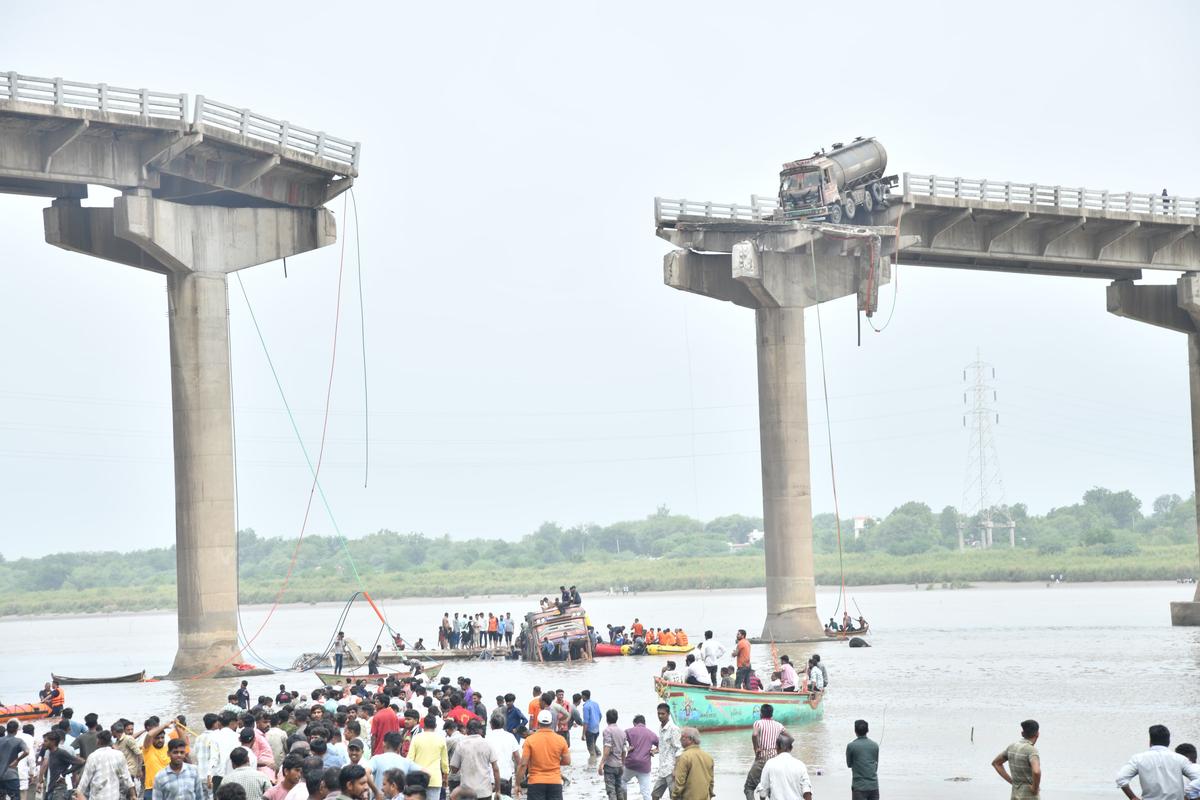 12 Dead, Several Injured After Bridge Collapses in Gujarat’s Vadodara; Rescue Ops and Probe Underway